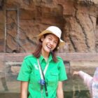 Klaudia Krish, pegawai Solo Safafi yang viral karena disebut mirip Pevita Pearce. Foto diunggah pada Sabtu (13/1/2024). (Arina Zulfa Ul Haq/detikJateng)