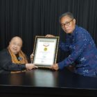 Di Gedung Jaya Suprana Institute, SMSI Paling Awal Menerima Penghargaan MURI 