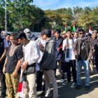 Ratusan warga Kota Samarinda memadati Stadion Kadrie Oening, Sempaja, dalam aksi solidaritas bertajuk “Walk For Freedom Palestine.” (Foto: Editorialkaltim/Adryan)