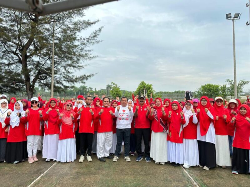 Foto Bersama, Agus Haris dan Guru TK Se-Kota Bontang