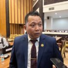 Ketua Komisi III DPRD Samarinda, Deni Hakim Anwar, saat diwawancarai awak media.(Bentangkaltim.com/ain).