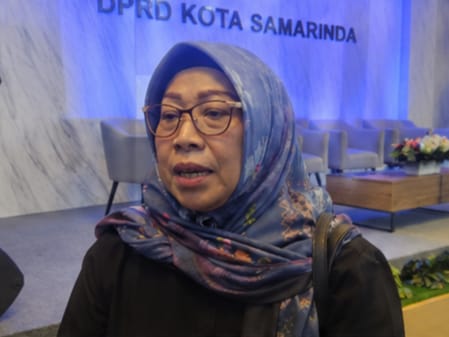Wakil Ketua Komisi IV DPRD Samarinda, Sri Puji Astuti, memberikan pandangannya soal dampak penutupan tambang terhadap pengangguran di Samarinda. (Bentangkaltim.com)