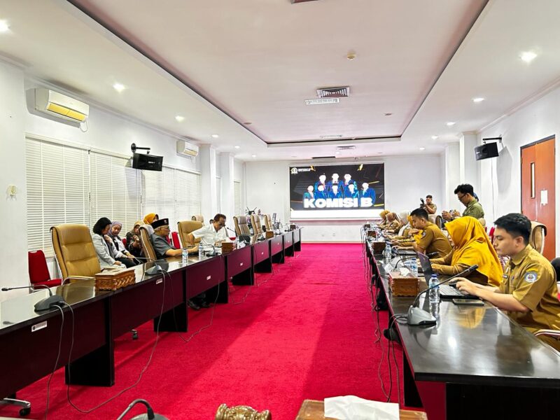 Rapat Komisi B DPRD Bontang dengan OPD terkait sehubungan pembahasan raperda pengelolaan BMD. 