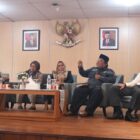 Anggota Komisi II DPRD Samarinda, Sani Bin Husain (kedua dari kanan),