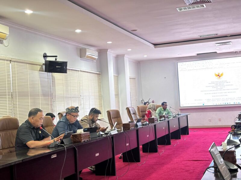 Pembahasan Raperda LLAJ yang dilakukan oleh Pemkot Bontang Bersama Komisi C DPRD Bontang. (Bentangkaltim.com/asr)