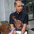 Joni Alla’ Padang memberikan keterangan terkait rekomendasi dari DPP PDI Perjuangan terkait pengisian posisi unsur pimpinan yang kosong. (Bentangkaltim.com/asr)