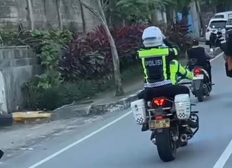 Tangkapan layar polisi menggunakan ETLE Mobile. (Ist)