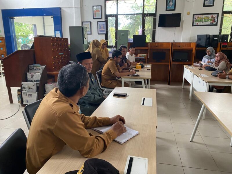 Komisi A DPRD Bontang mendengarkan terkait usulan dari SMP 8 sehubungan meenu MBG. (Bentangkaltim.com/asr)