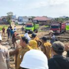 Ketua DPRD dan Komisi C meninjau lokasi pembangunan Polder Tanjung Laut.
