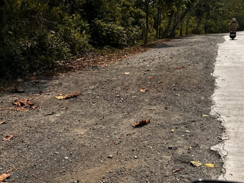 Kondisi Jalan Soekarno-Hatta mengalami kerusakan dan membutuhkan segera perbaikan. (Bentangkaltim.com/asr)