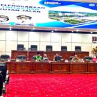 Komisi C DPRD Bontang bersama Dishub Bontang menggelar konsultasi publik terkait Raperda LLAJ. (Bentangkaltim.com/asr)