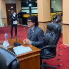 Teks foto: Anggota Komisi B DRPD Bontang Nursalam menyampaikan interupsinya saat rapat paripurna. (Bentangkaltim.com/asr)