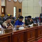Ketua Fraksi PKB DPRD Bontang menyampaikan pandangan umum fraksinya dalam rapat paripurna. (Bentangkaltim.com/asr)
