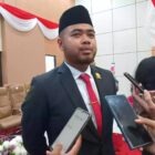Ketua Komisi C DPRD Bontang Alfin Rausan Fikry menjelaskan progress pembahasan Raperda Penanggulangan Bencana Kawasan Industri. (Bentangkaltim.com/asr)