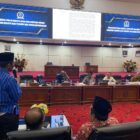Komisi A DPRD Bontang memfasilitasi konsultasi publik terkait Raperda pemberian insentif bagi guru dan tenaga kependidikan. (Bentangkaltim.com/asr)