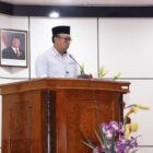 Sekretaris Fraksi PKB DPRD Bontang Bonnie Sukardi membacakan pandangan fraksi atas Raperda APBD 2027 melalui rapat paripurna. (Bentangkaltim.com/asr)