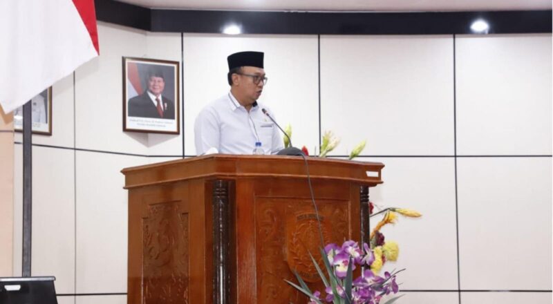 Sekretaris Fraksi PKB DPRD Bontang Bonnie Sukardi membacakan pandangan fraksi atas Raperda APBD 2027 melalui rapat paripurna. (Bentangkaltim.com/asr)