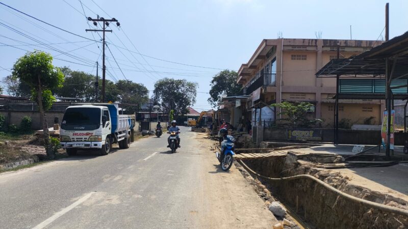 Pembangunan saluran drainase di Jalan Pattimura mendapat sorotan Ketua Komisi C DPRD Bontang Alfin Rausan Fikry
